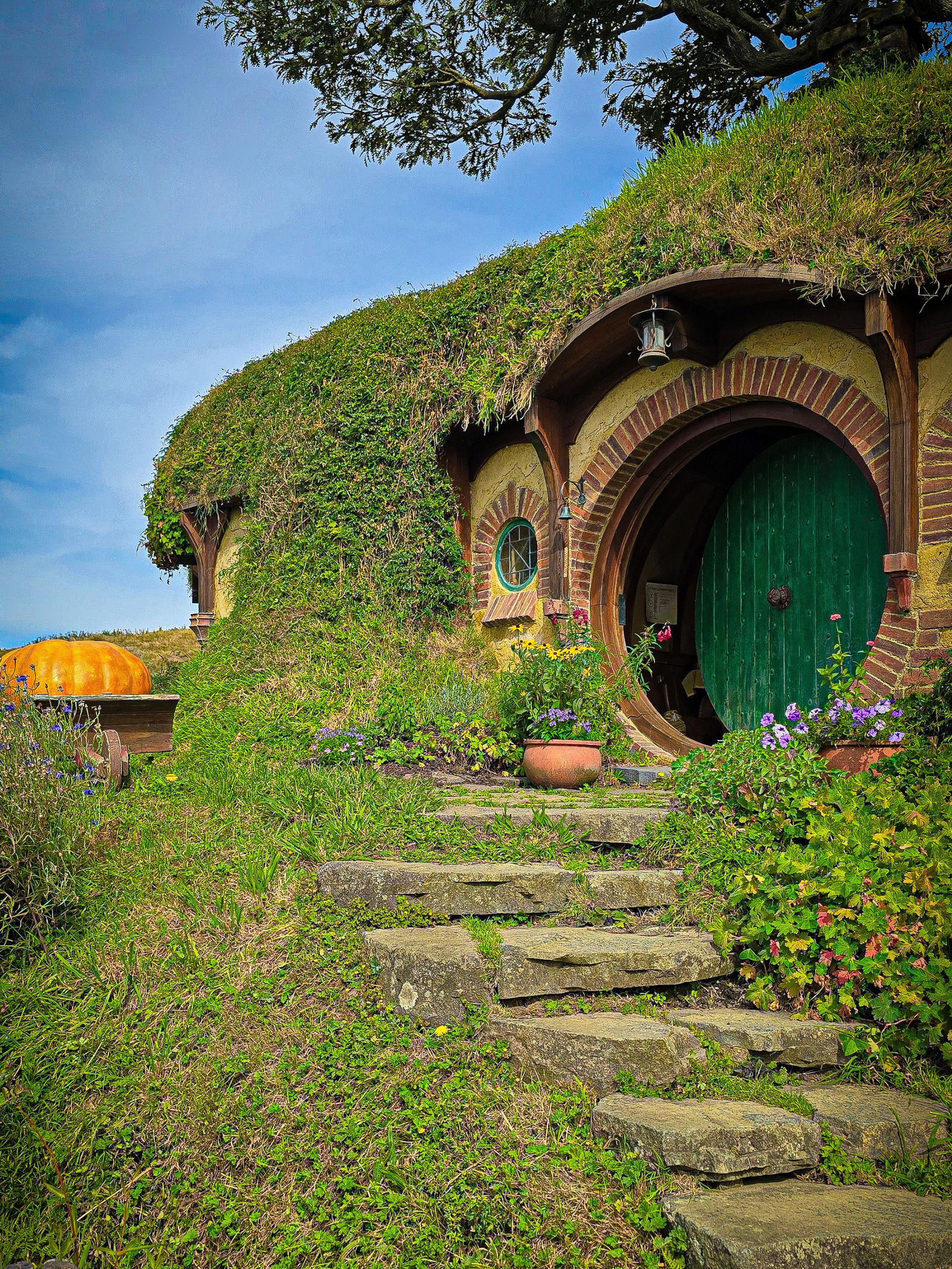 Hobbiton Movie Set